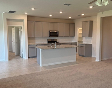 820 Jacquelyn Dr - Photo Thumbnail 6