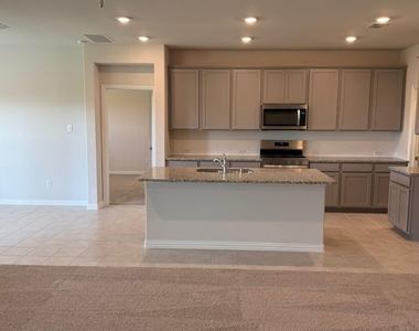 820 Jacquelyn Dr - Photo Thumbnail 7