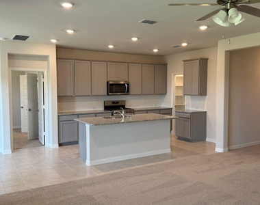 820 Jacquelyn Dr - Photo Thumbnail 5