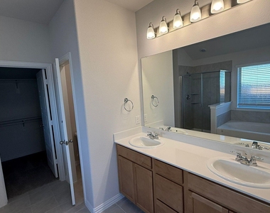 820 Jacquelyn Dr - Photo Thumbnail 15
