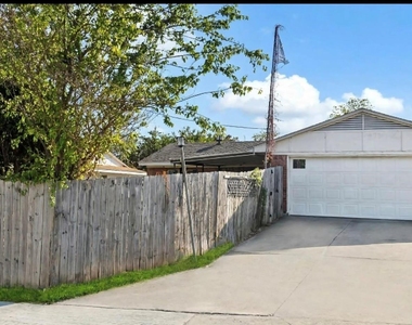 2324 Fulton Drive - Photo Thumbnail 19