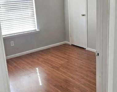 2324 Fulton Drive - Photo Thumbnail 12
