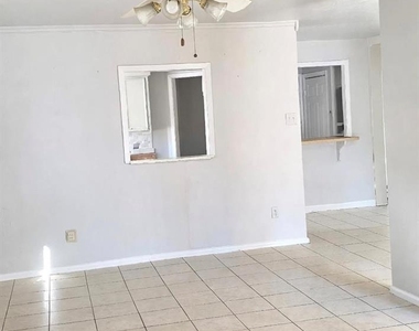 2324 Fulton Drive - Photo Thumbnail 5