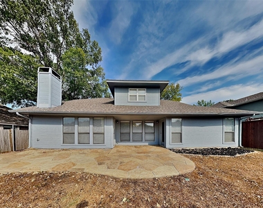 4504 Westchase Circle - Photo Thumbnail 16