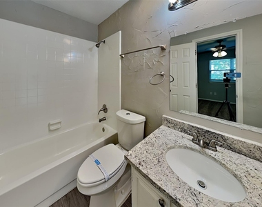 4504 Westchase Circle - Photo Thumbnail 15