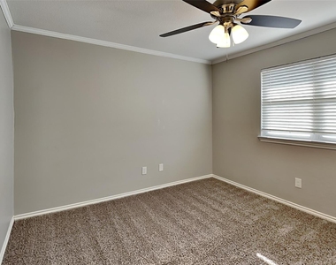 4504 Westchase Circle - Photo Thumbnail 14