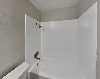 6560 Chinaberry Trail - Photo Thumbnail 16