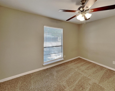 6560 Chinaberry Trail - Photo Thumbnail 13