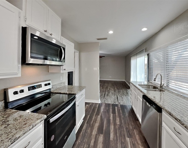 6560 Chinaberry Trail - Photo Thumbnail 3