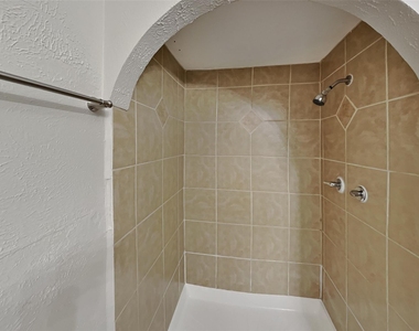 6560 Chinaberry Trail - Photo Thumbnail 10
