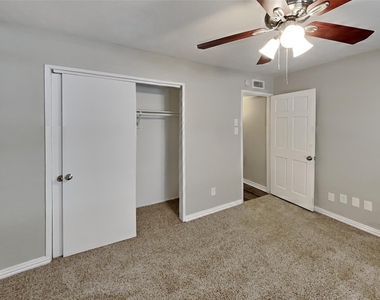 6560 Chinaberry Trail - Photo Thumbnail 14
