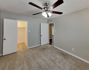 6560 Chinaberry Trail - Photo Thumbnail 12