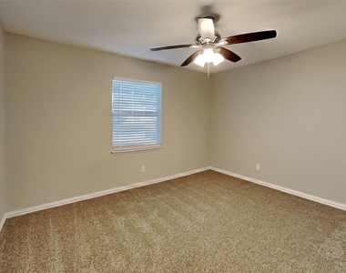 5905 Cedar Lane - Photo Thumbnail 11
