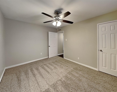 5905 Cedar Lane - Photo Thumbnail 9