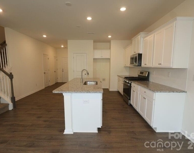 2748 Trinity Street - Photo Thumbnail 3