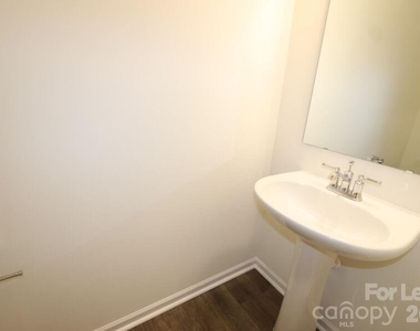 2748 Trinity Street - Photo Thumbnail 5