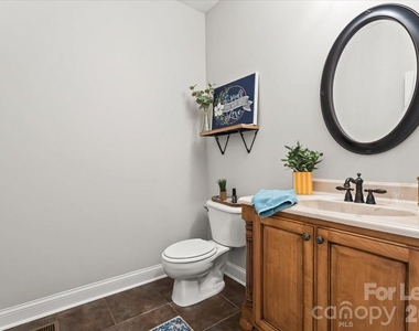 7832 Chapel Creek Drive - Photo Thumbnail 11