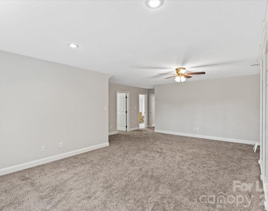 7832 Chapel Creek Drive - Photo Thumbnail 36