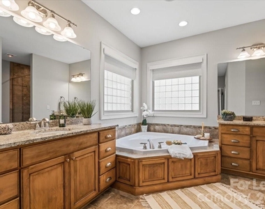 7832 Chapel Creek Drive - Photo Thumbnail 15