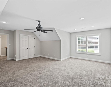 7832 Chapel Creek Drive - Photo Thumbnail 38