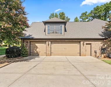 7832 Chapel Creek Drive - Photo Thumbnail 41
