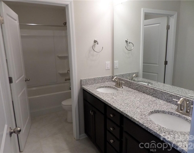 9515 Inverness Bay Road - Photo Thumbnail 14