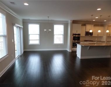 9515 Inverness Bay Road - Photo Thumbnail 5