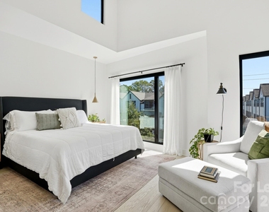 3301 Spencer Street - Photo Thumbnail 2