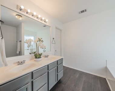 10541 Rising Knoll Lane - Photo Thumbnail 23