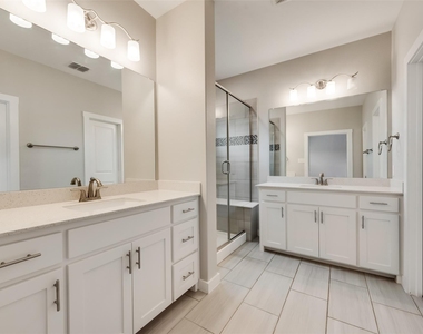 8712 Ice House Drive - Photo Thumbnail 10