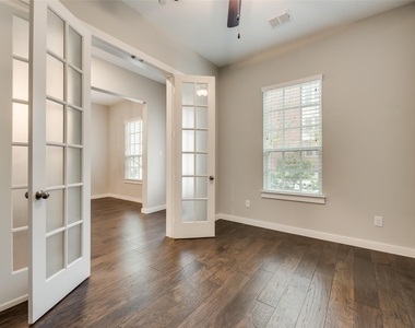 8712 Ice House Drive - Photo Thumbnail 7