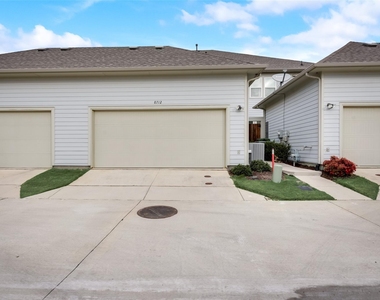 8712 Ice House Drive - Photo Thumbnail 16
