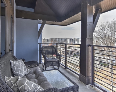 2401 Euclid Avenue - Photo Thumbnail 19