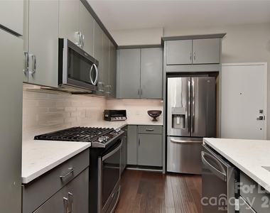 2401 Euclid Avenue - Photo Thumbnail 10