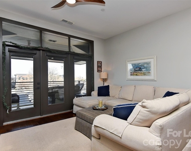2401 Euclid Avenue - Photo Thumbnail 6
