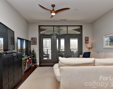2401 Euclid Avenue - Photo Thumbnail 5