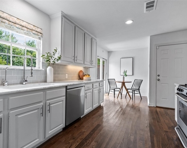 5018 Wateka Drive - Photo Thumbnail 3