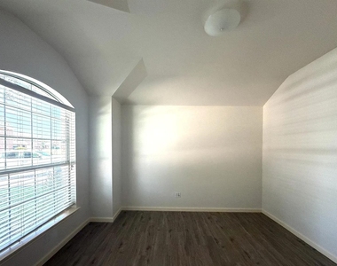 507 Tumbleweed Drive - Photo Thumbnail 8