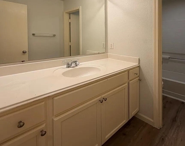 507 Tumbleweed Drive - Photo Thumbnail 9