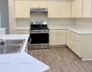 507 Tumbleweed Drive - Photo Thumbnail 18