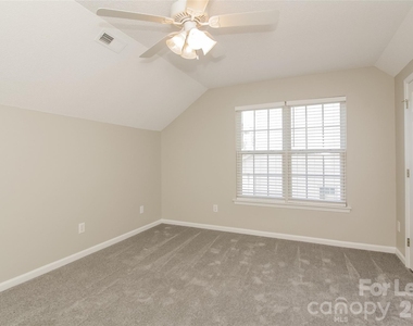 7215 Duchamp Drive - Photo Thumbnail 10