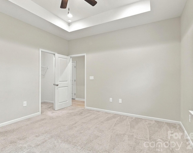 405 Baker Street - Photo Thumbnail 10