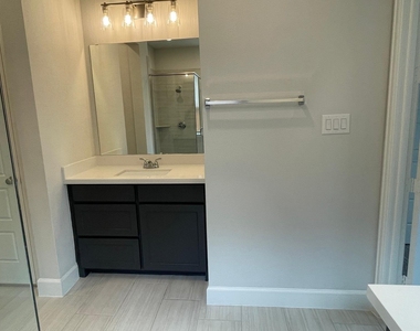 2616 Griffith Mews - Photo Thumbnail 10