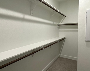 2616 Griffith Mews - Photo Thumbnail 8