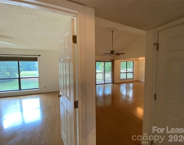 7962 Greenside Court - Photo Thumbnail 15