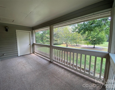 7962 Greenside Court - Photo Thumbnail 28