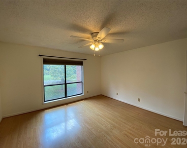 7962 Greenside Court - Photo Thumbnail 19