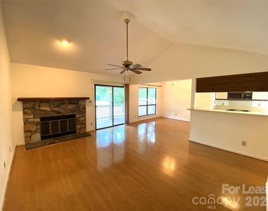 7962 Greenside Court - Photo Thumbnail 3