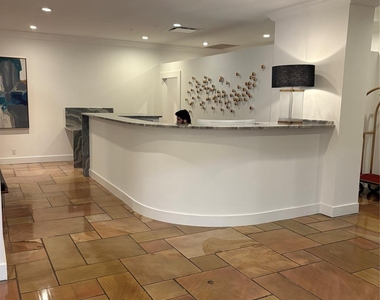 3883 Turtle Creek Boulevard - Photo Thumbnail 2