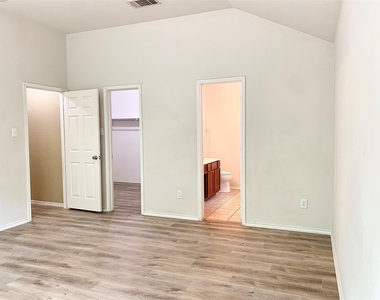 1136 Golden Eagle Court - Photo Thumbnail 12